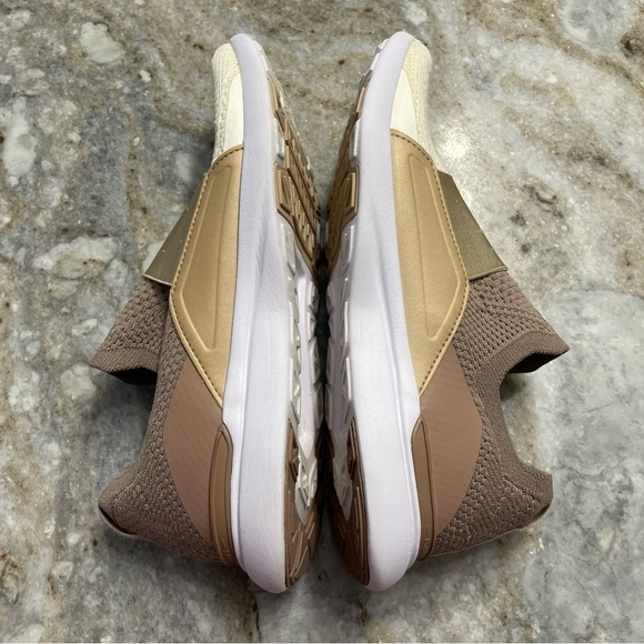 APL TechLoom Bliss Knit Running Shoe Women’s 7 - Picture 6 of 12